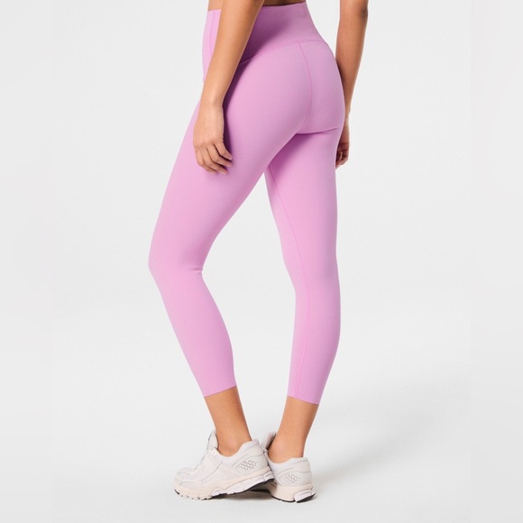 SPANX Booty Boost 7/8 Leggings - Picture 3 of 3